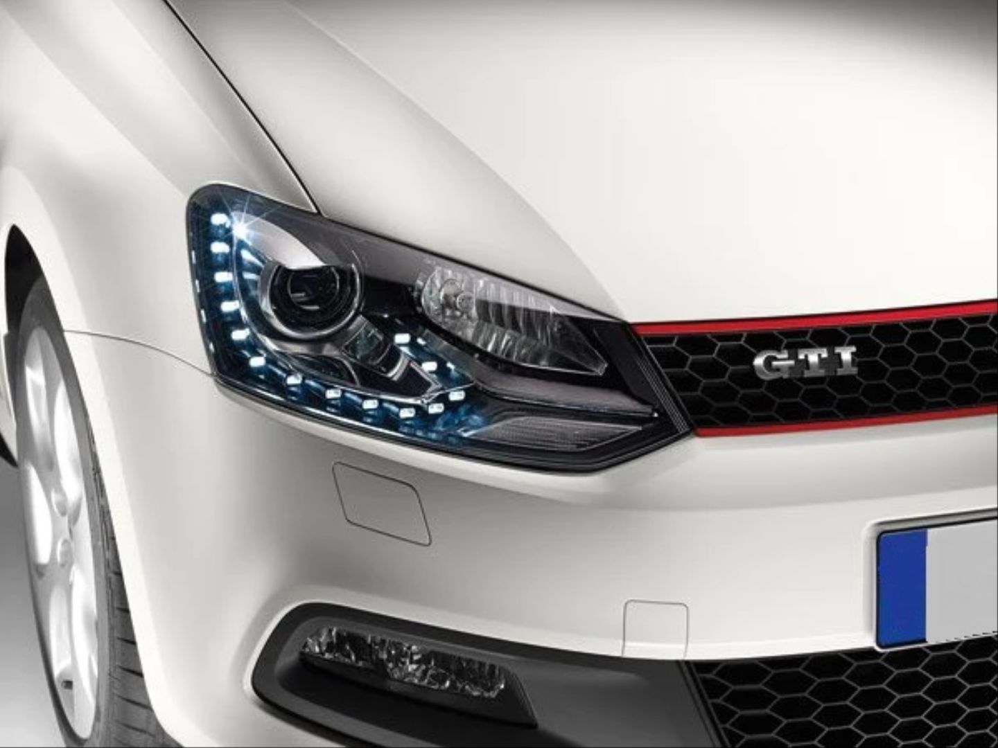 Volkswagen Polo 2010-2017 Uyumlu Sılver GTI Görünüm Led Far