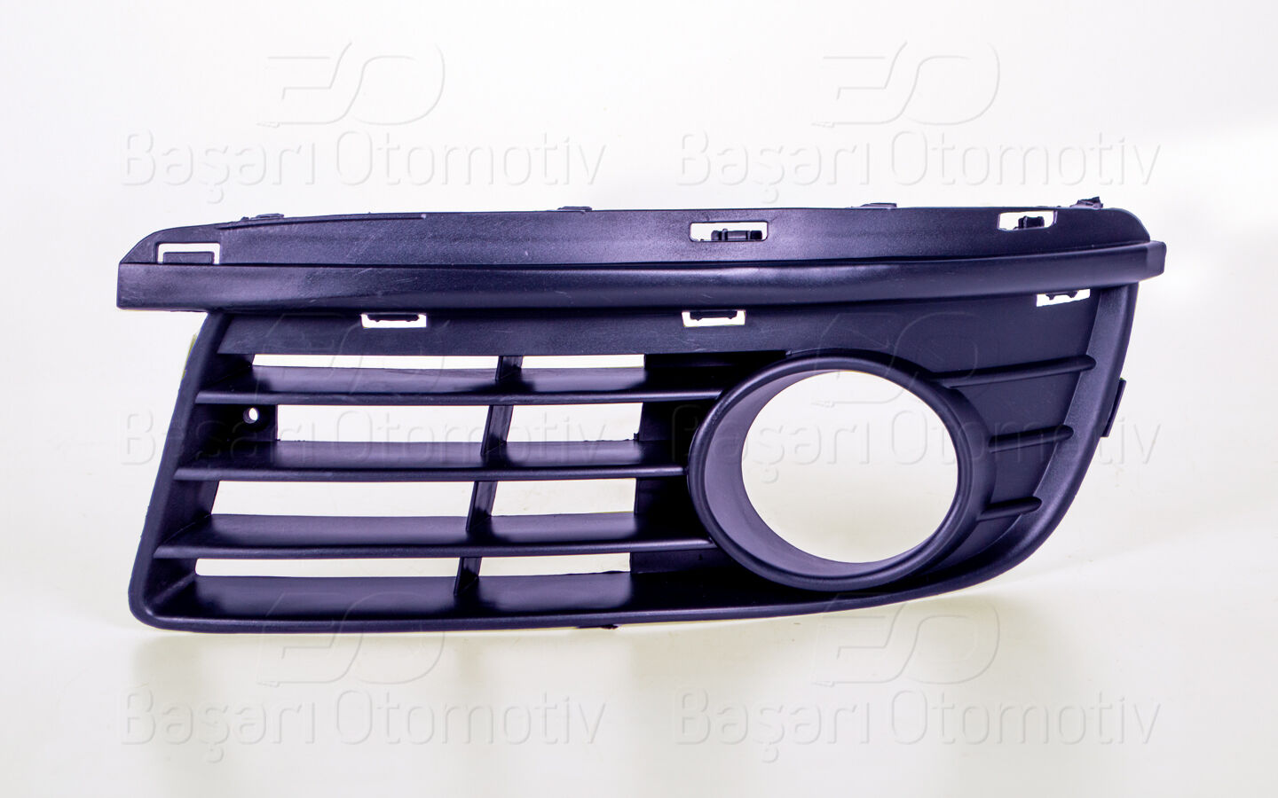 Volkswagen Jetta 2005-2010 Sol Sisli Nikelajsız Tampon Izgarası