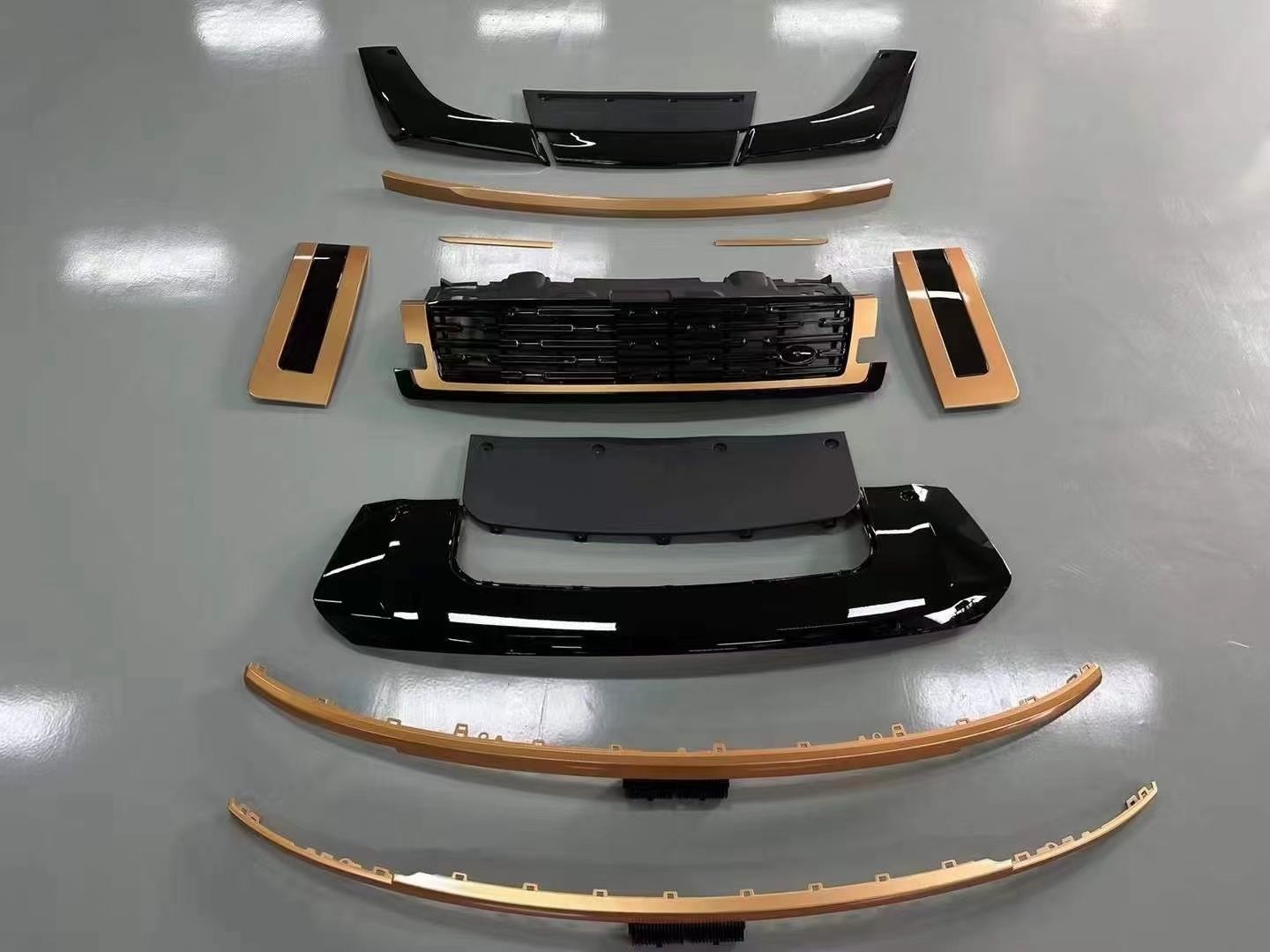 Land Rover RR Vogue 2023 Uyumlu Golden Kit