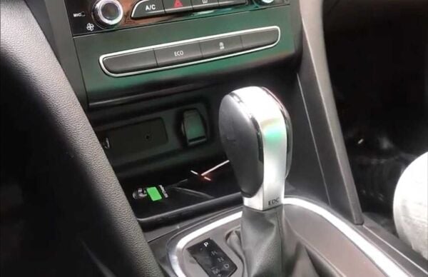 Renault Megane 4 2016 Sonrası Uyumlu Kablosuz Şarj Standı
