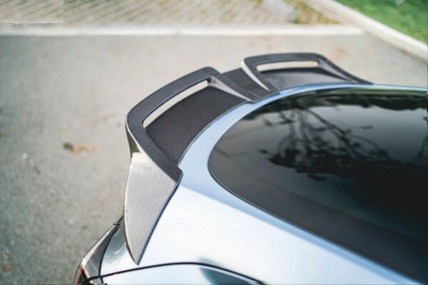 Tesla Model Y 2021 Parlak Siyah Turbo Spoiler