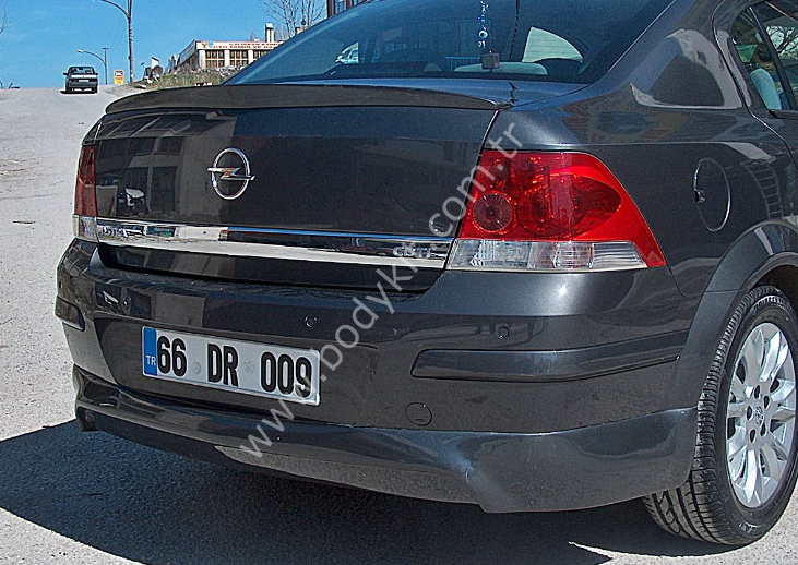 Opel Astra H Sedan Uyumlu Yedek Parça Anatomik Spoiler