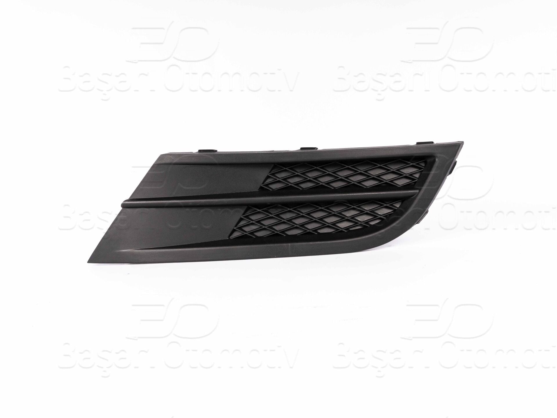 Volkswagen Jetta 2015-2018 Ön Sağ Sissiz Tampon Izgarası