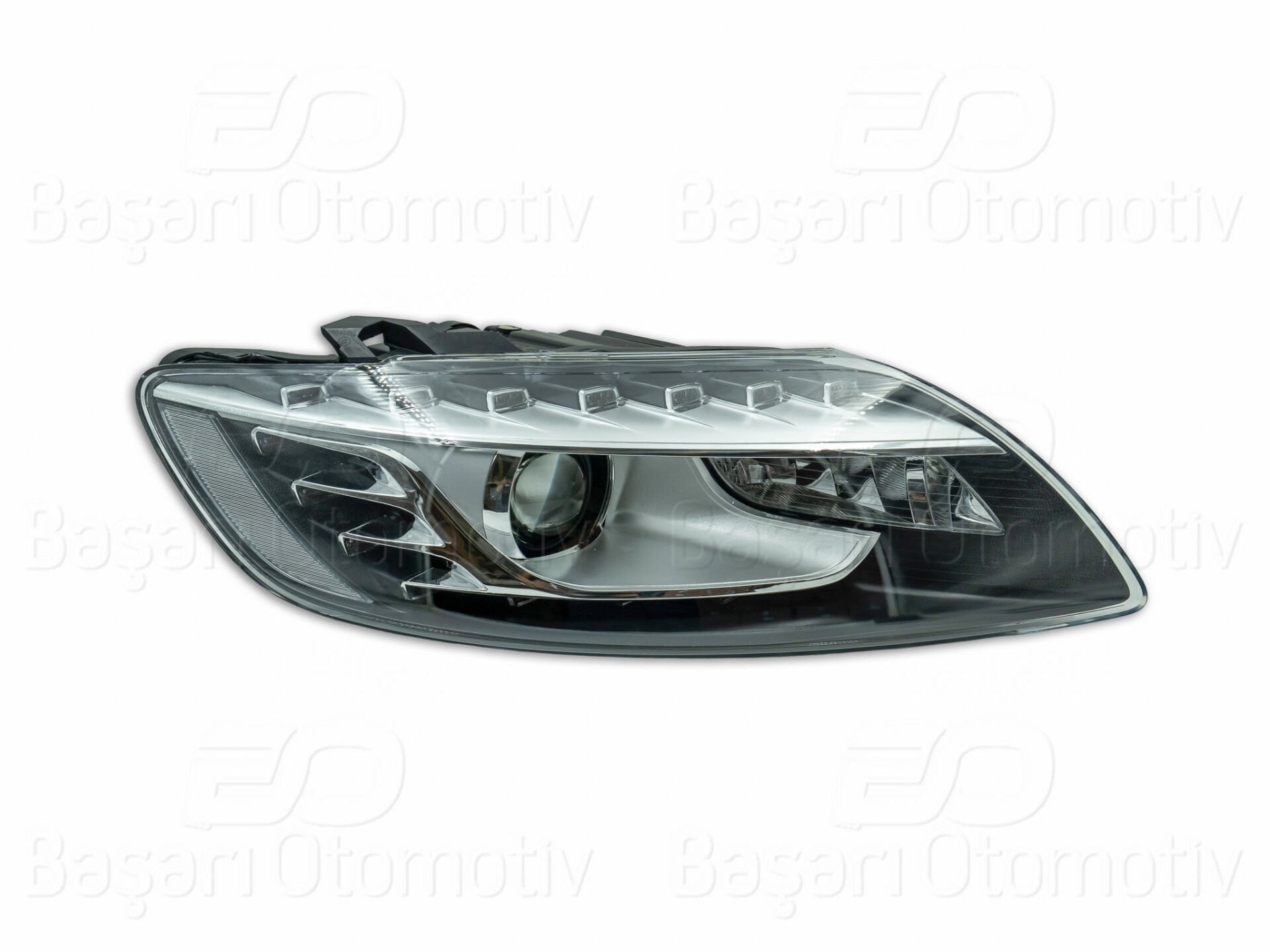 Audi Q7 2010-2015 Far Sağ Bi-Xenon LED Viraj Aydınlatmalı Beyinli