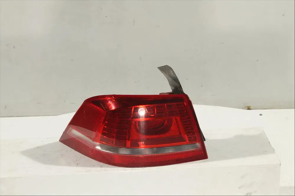 Volkswagen Passat B7 2011 Sonrası Sol Stop LEDli