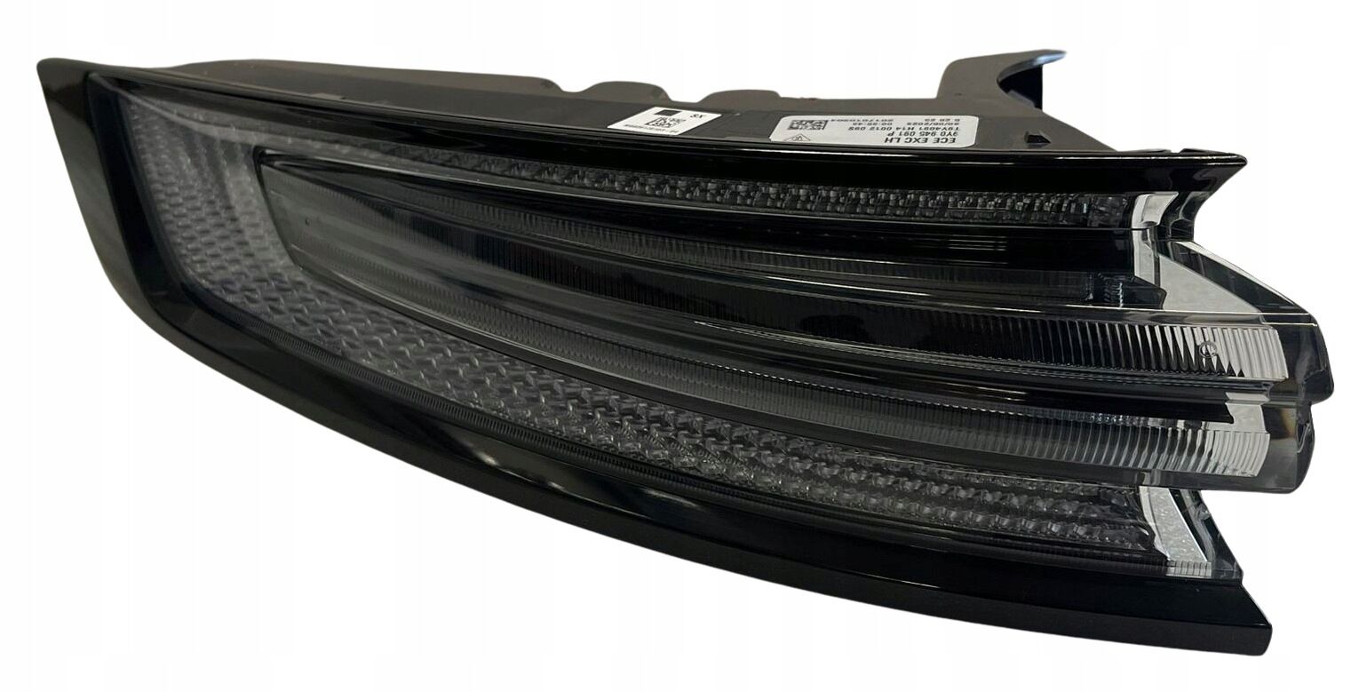 Porsche Cayenne 2024 ve Sonrası Stop Seti LED Füme