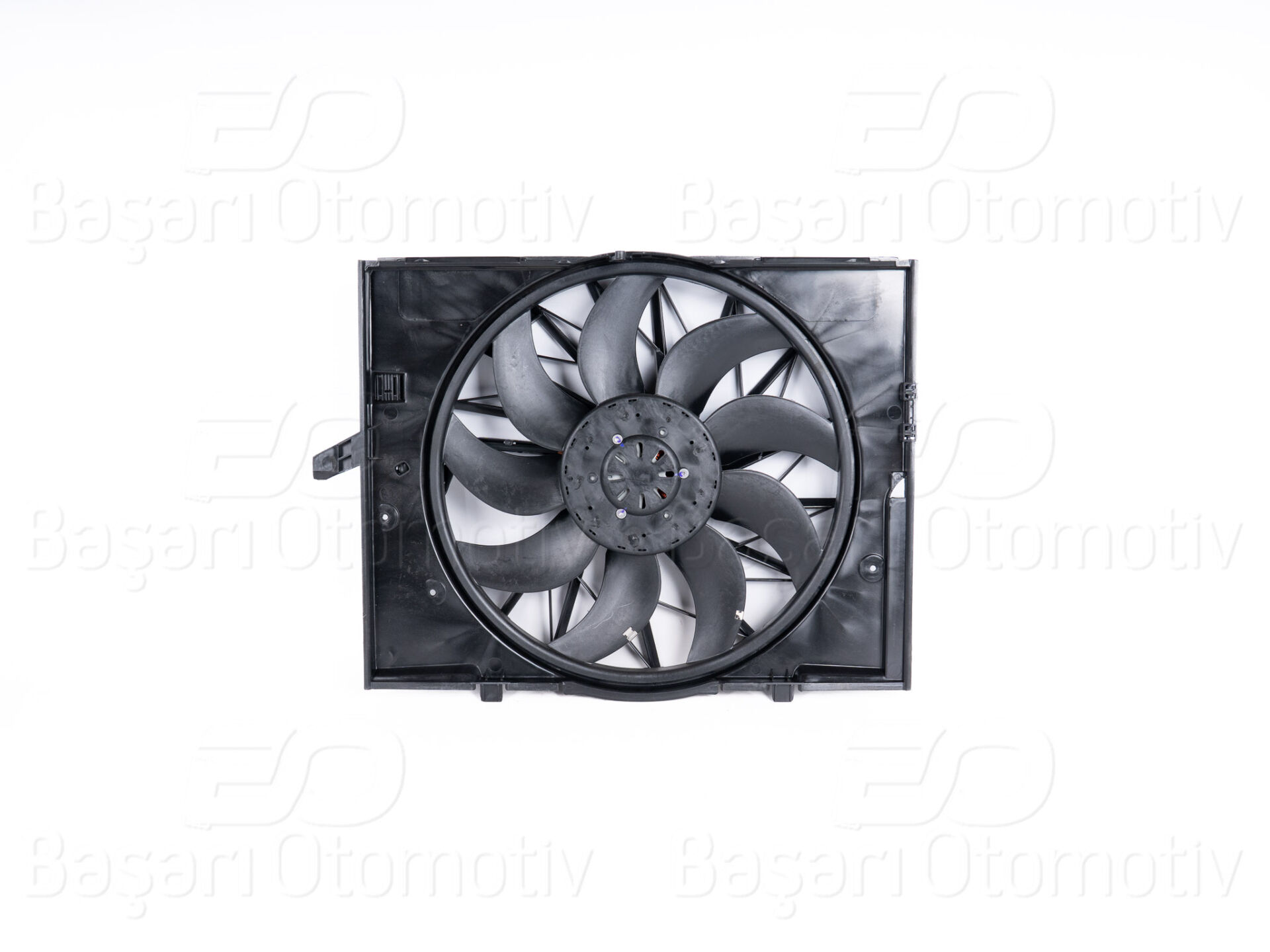BMW E60 5.25 5.30İ 2005 Fan Motoru Davlumbazlı