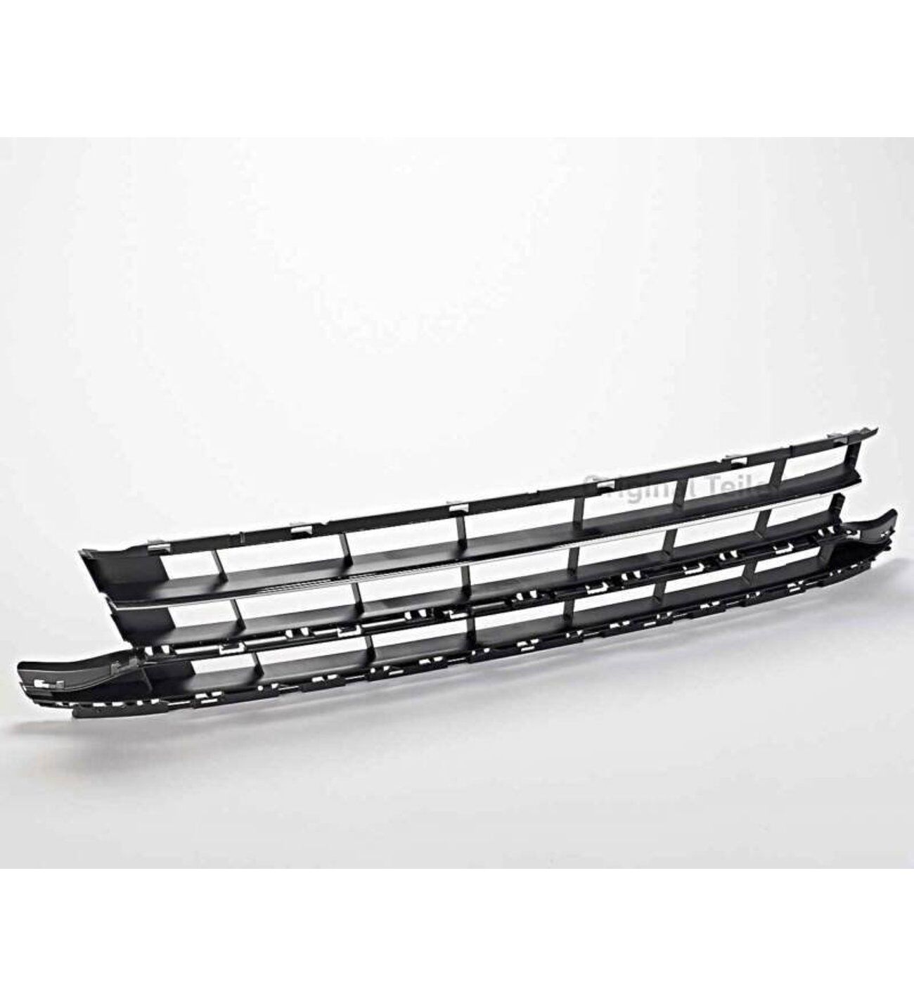 Volkswagen Passat B8 2014 ve Sonrası Tampon Izgarası Orta Siyah