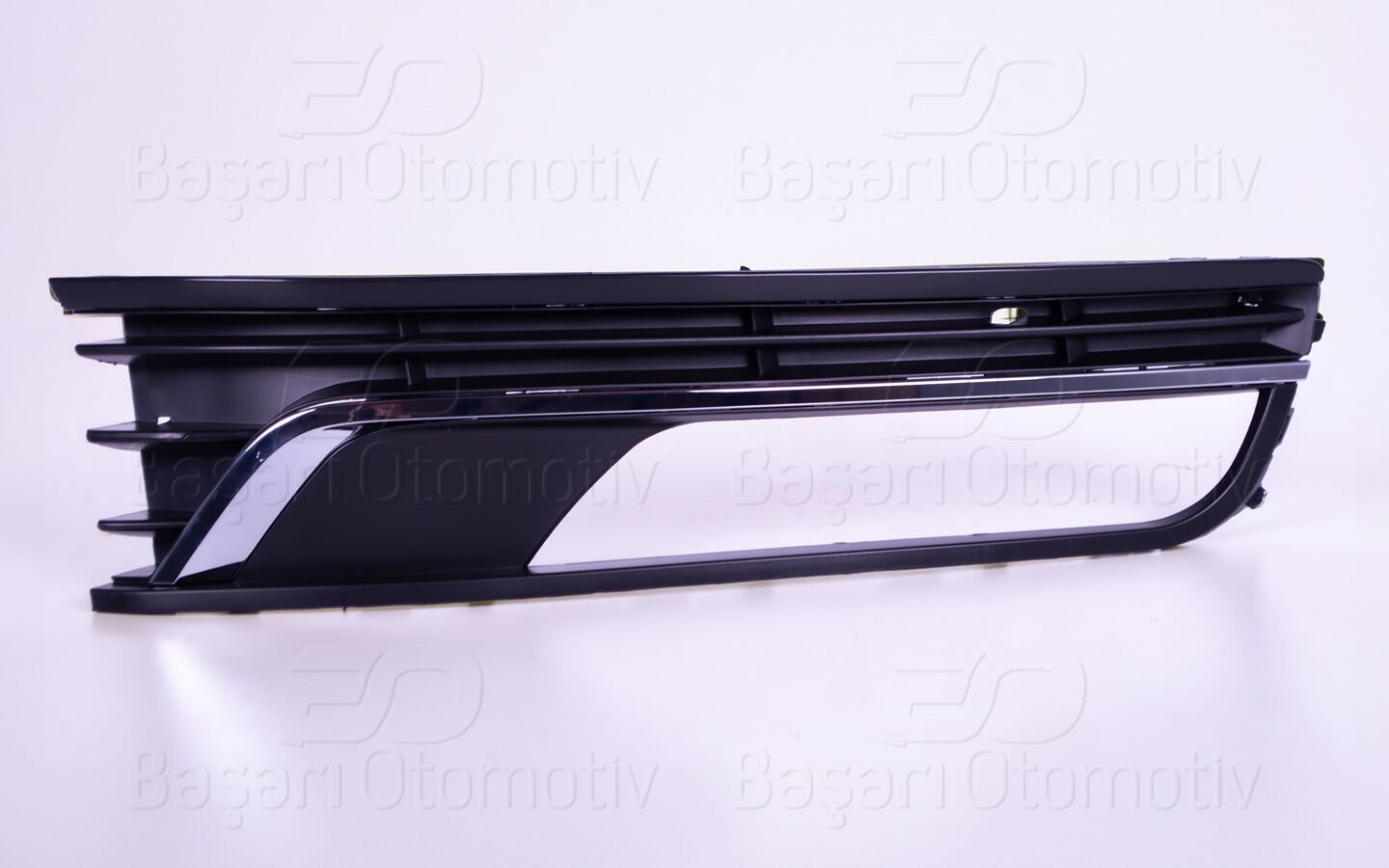 Volkswagen Passat B7 2011-2014 Sağ Sis Farlı Tek Nikelajlı Tampon Izgarası