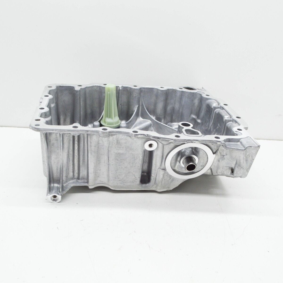 VW GOLF8 T-ROC 1.0 TSI 17 >