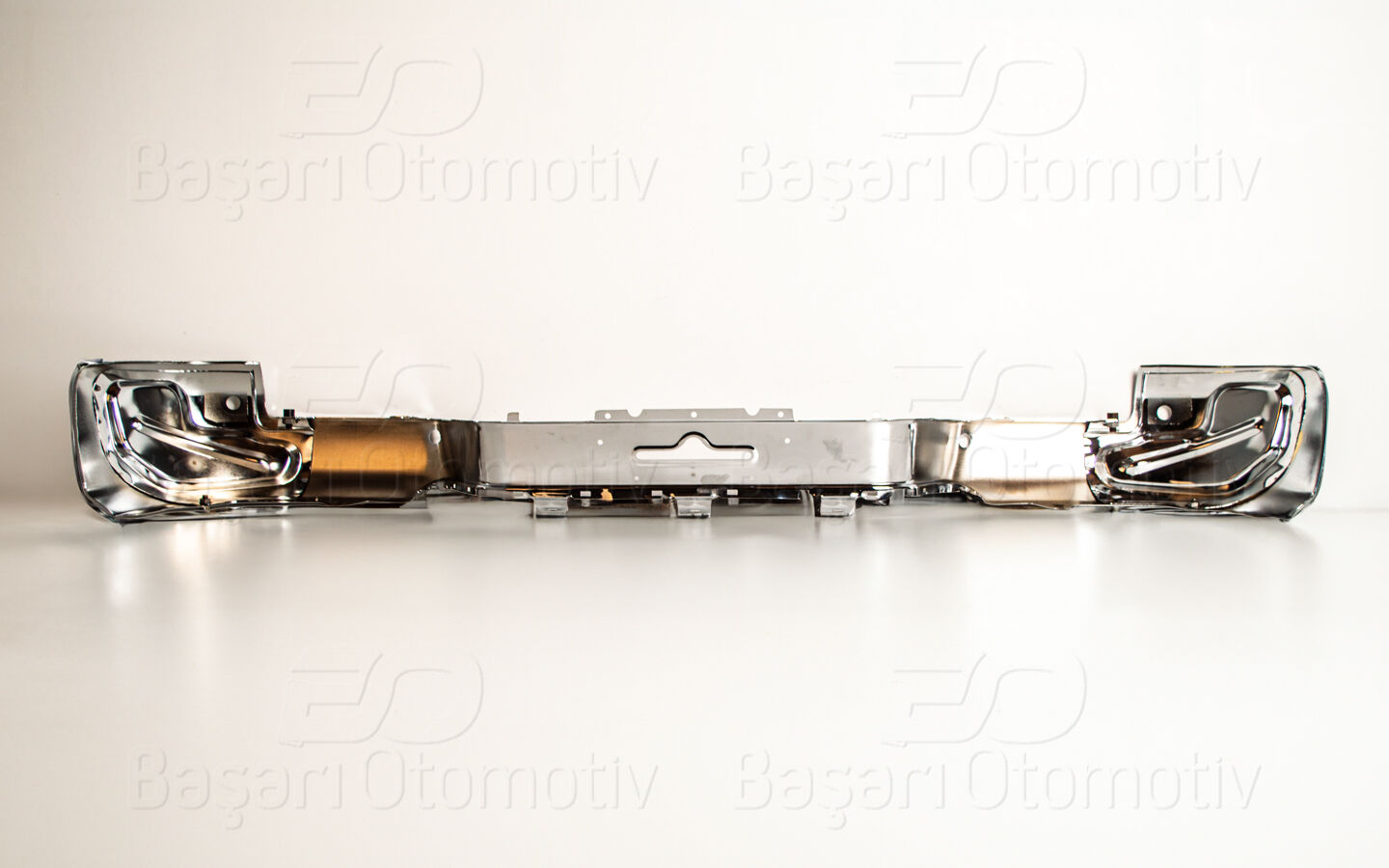 Volkswagen Amarok 2010-2020 Arka Sensörlü Nikelajlı Tampon Kaplaması