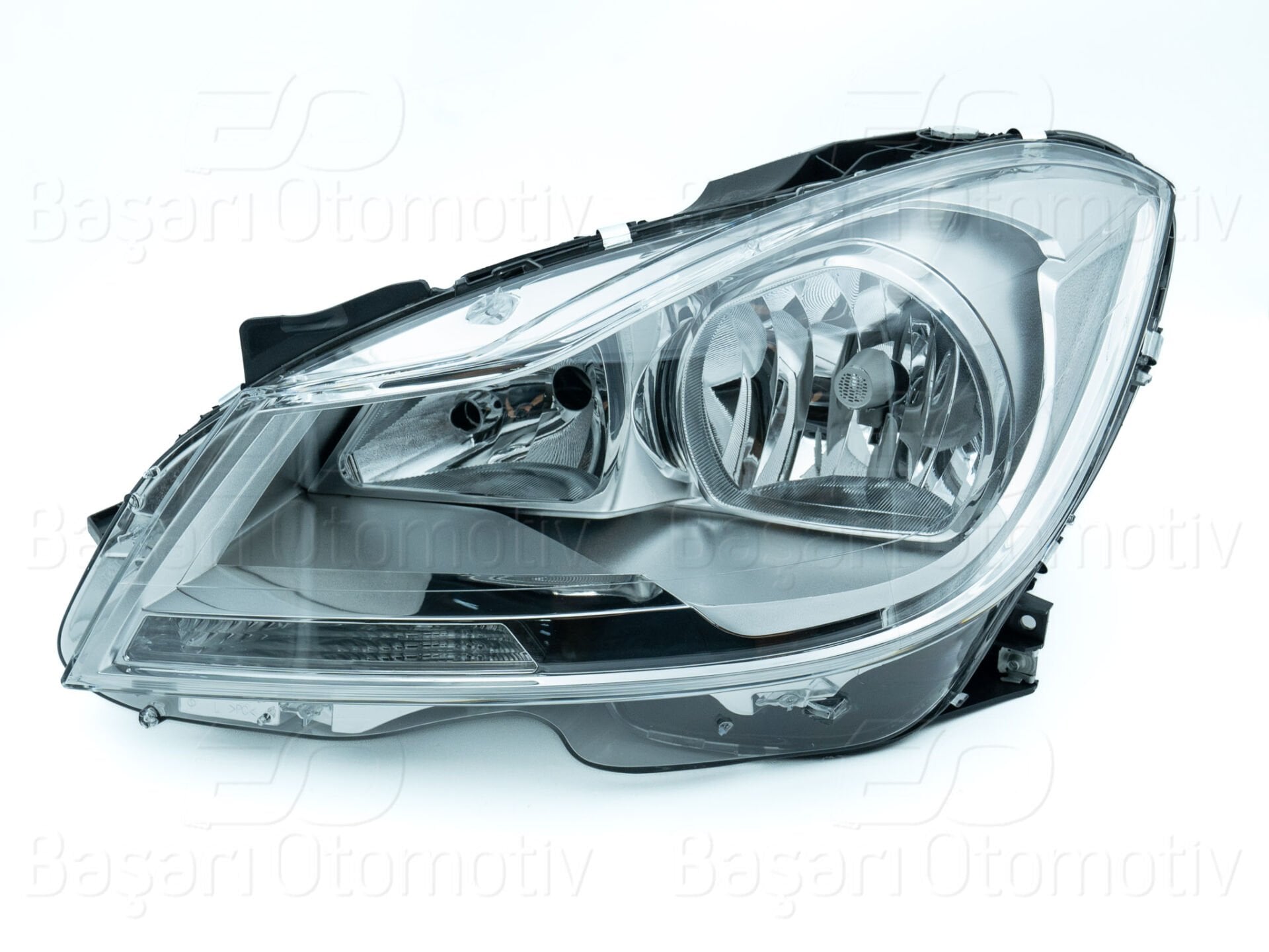 Mercedes-Benz C-Serisi W204 2011-2013 Sol Far