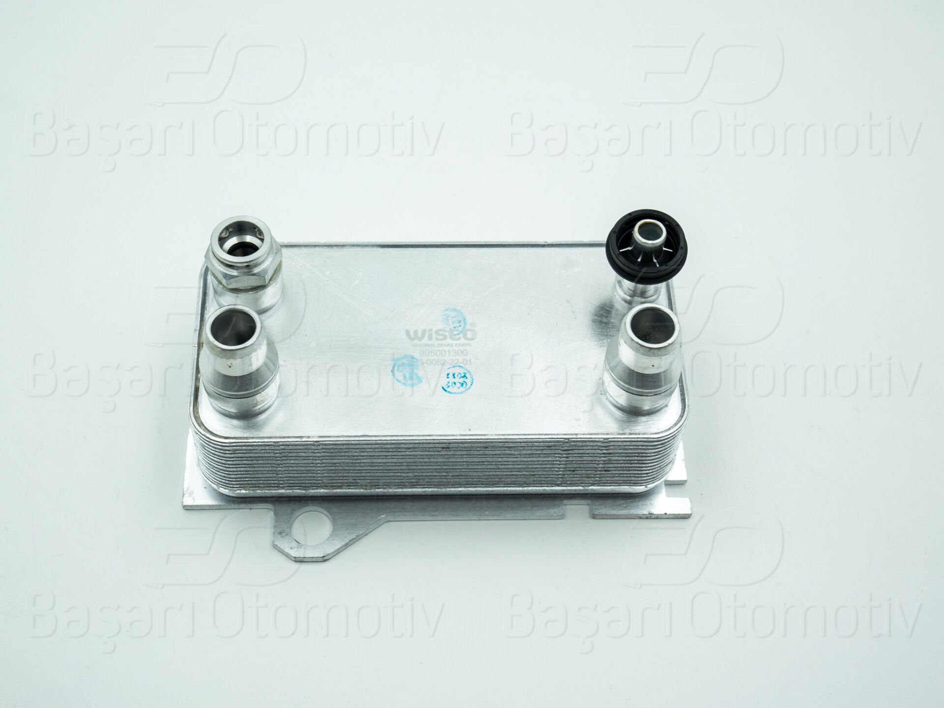 Mercedes-Benz C Serisi E Serisi GLC C300 2014 ve Sonrası Uyumlu Tek Yağ Soğutucusu