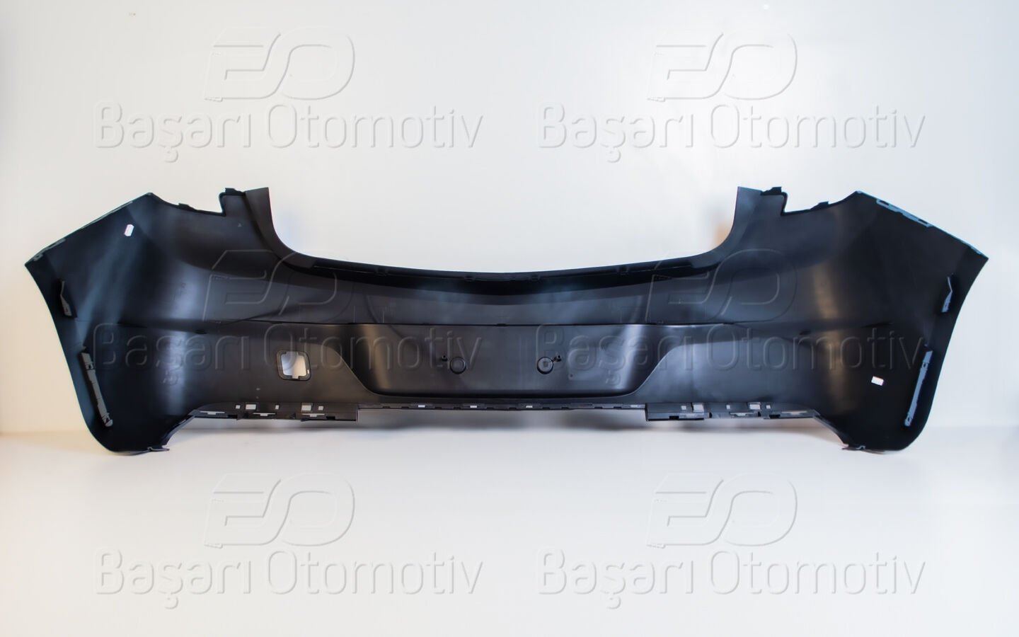 Opel Astra K 2016 ve Sonrası Uyumlu Sensörsüz Arka Tampon