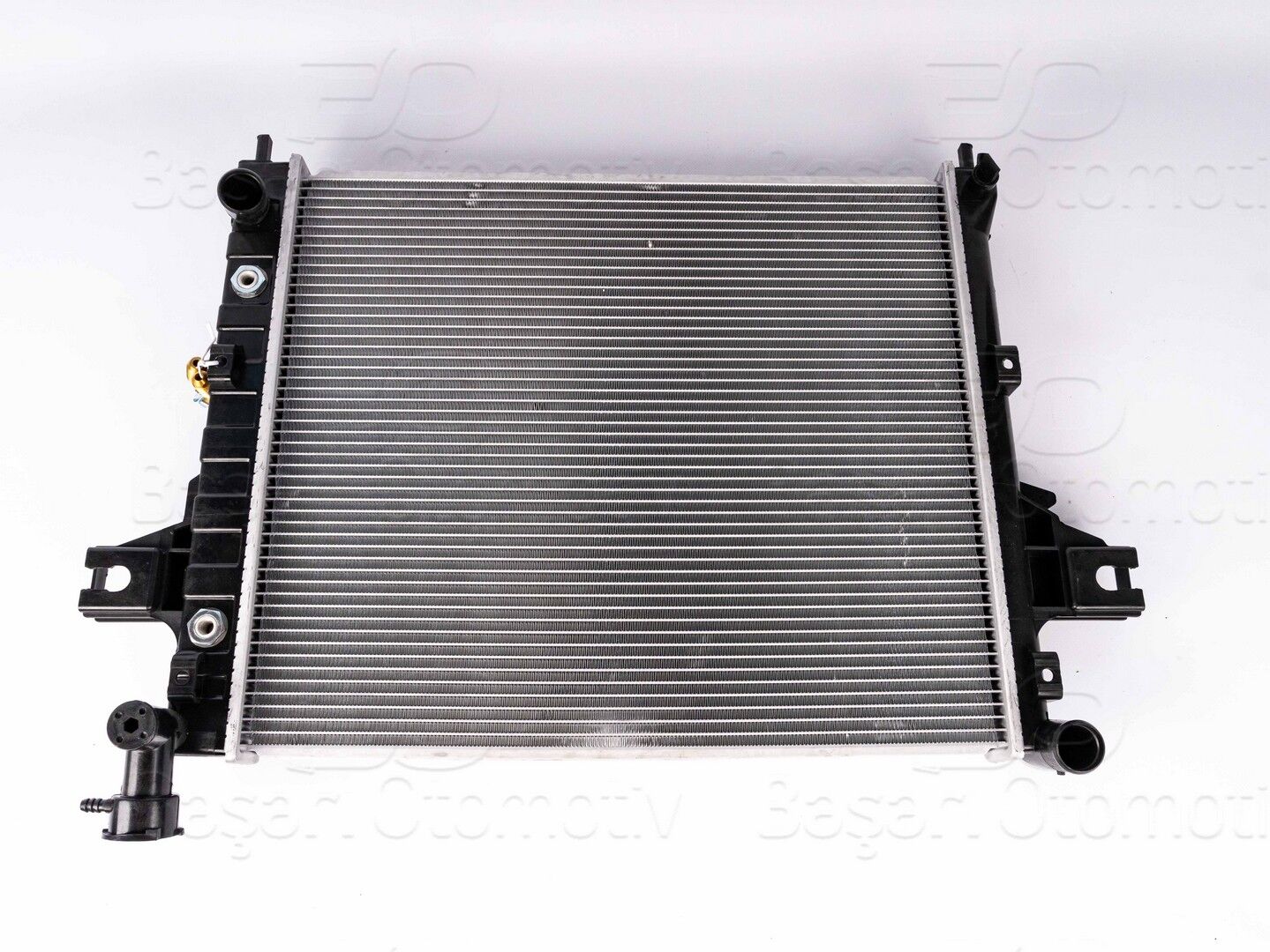 Jeep Cherokee 4.7I 2002> Su Radyatörü Brazing AT 588X516X26 MM