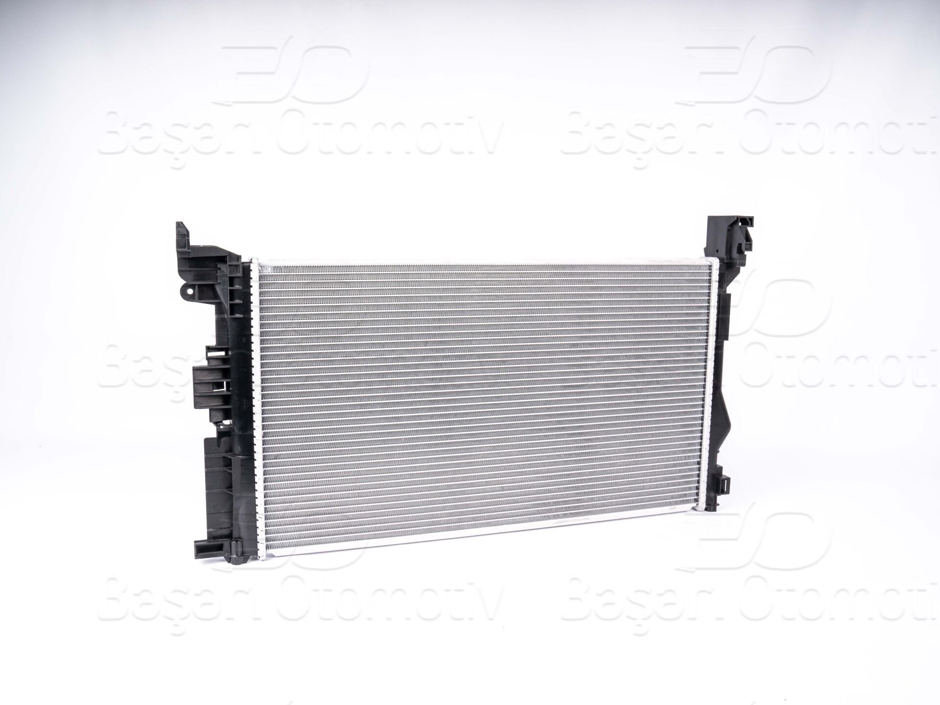 Volvo XC90 2015 ve Sonrası Su Radyatörü