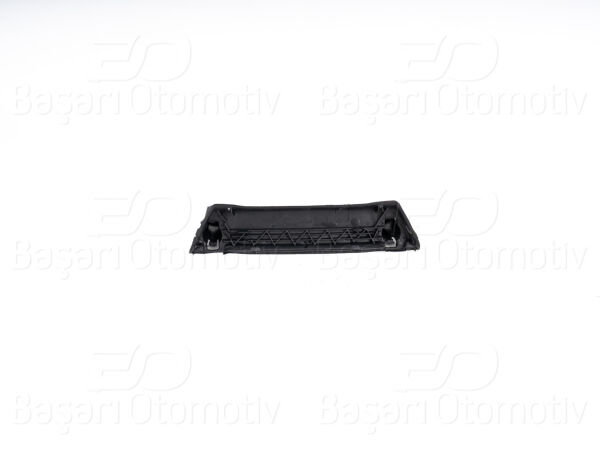 Volkswagen T5 2005 Sonrası Kapı Tutamak Alt Parçası Ön Sol (OEM: 7H086717971N, 7H08671799B9, 7H0867179B9B9)
