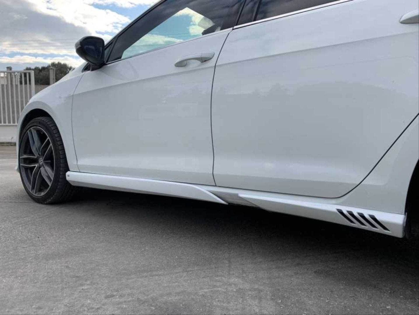 Volkswagen Golf 7 / 7,5 (2013 - 2020 ) Arası Uyumlu Marşpiyel