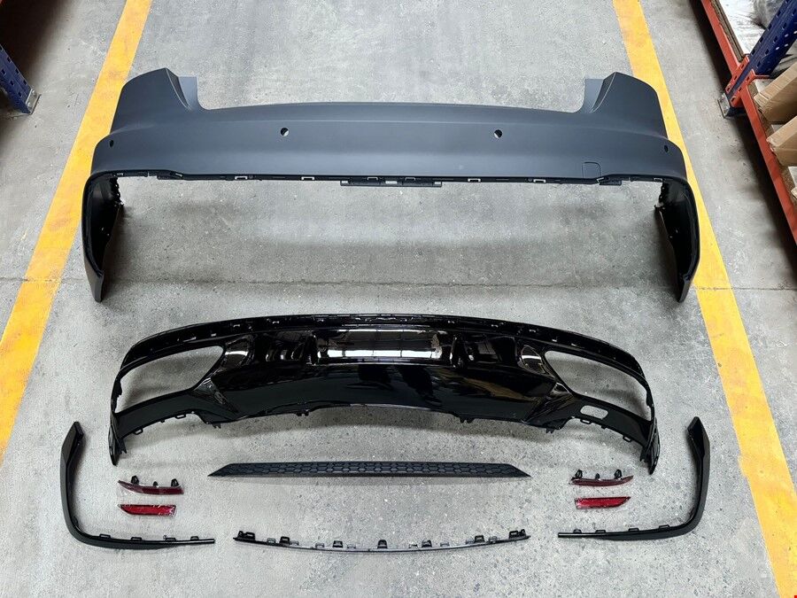 Audi A4 2020 ve Sonrası Arka Tampon Seti S-Line Siyah Çitalı