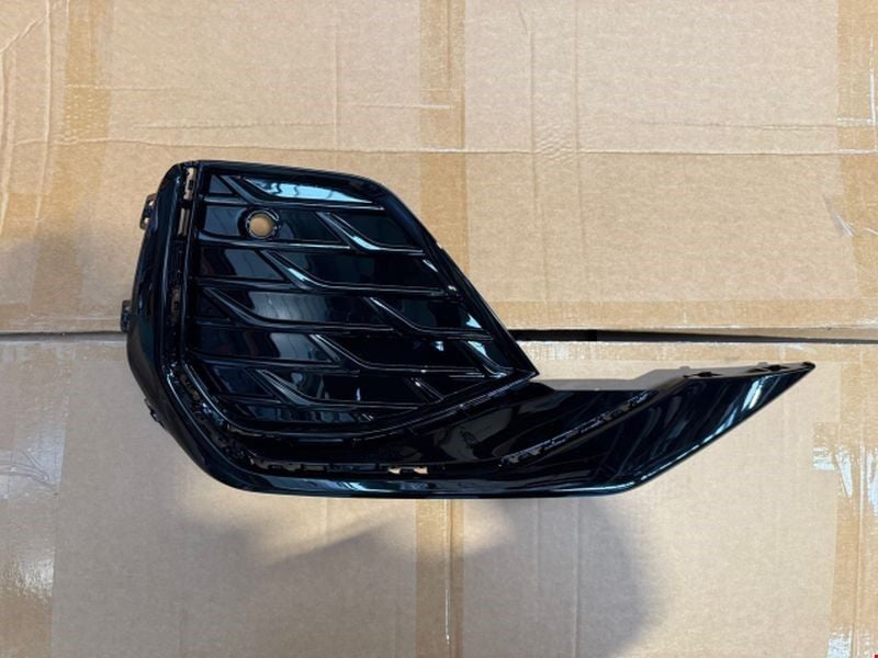 Audi A3 2024 Sonrası Ön Tampon Izgarası Sağ