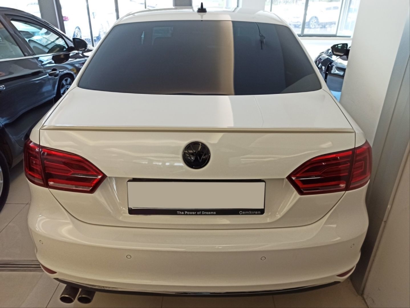 Volkswagen  Jetta ( 2012 - 2018 ) Arası Uyumlu Wıng Spoiler / Piano Black
