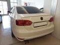 Volkswagen  Jetta ( 2012 - 2018 ) Arası Uyumlu Wıng Spoiler / Piano Black