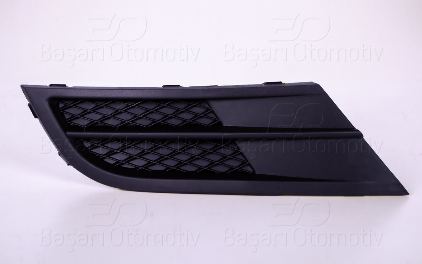 Volkswagen Jetta 2015-2018 Tampon Izgarası Ön Sol Sissiz
