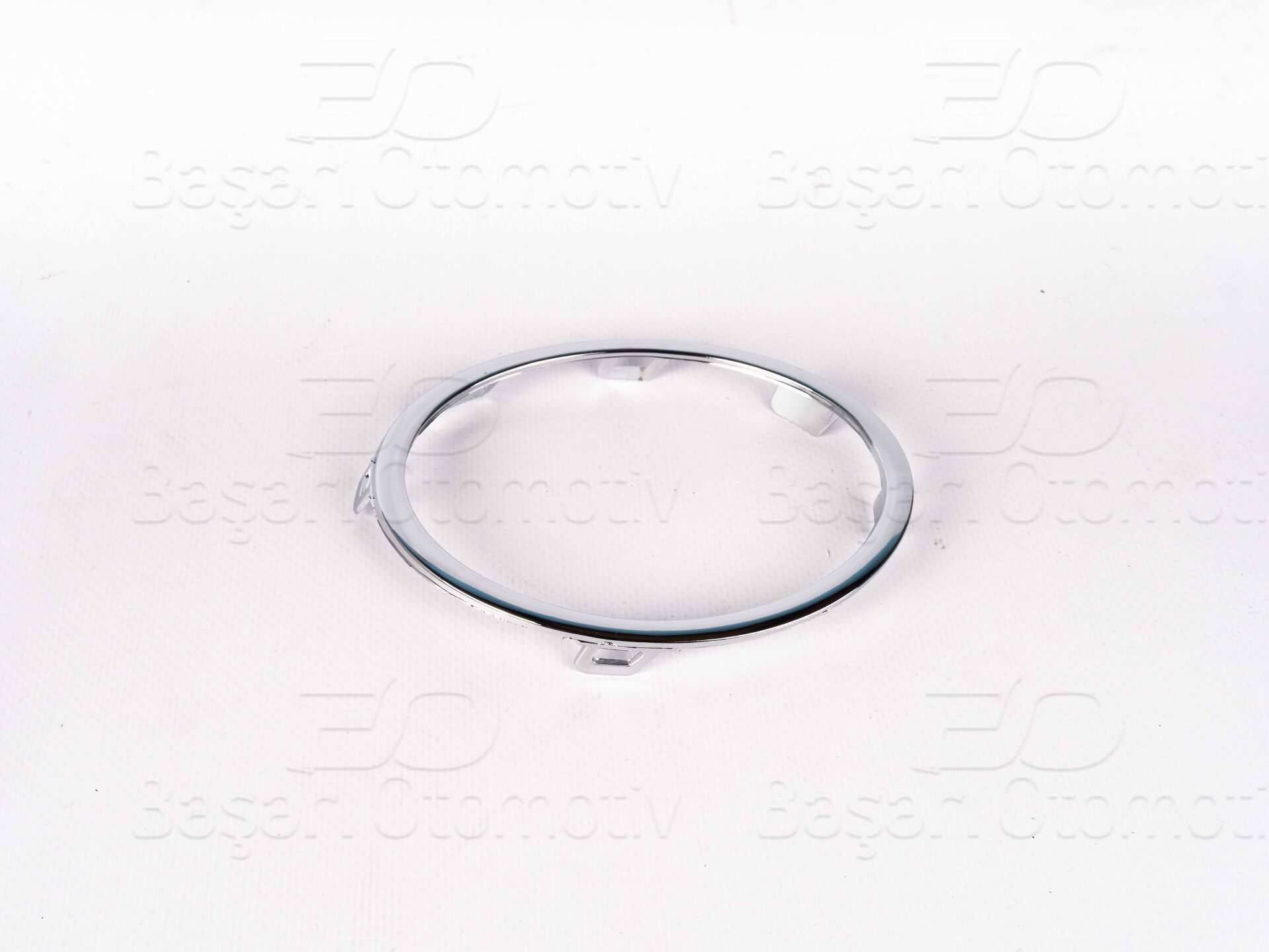 Volkswagen Golf 6 2008-2013 ve Tiguan 2012-2016 Uyumlu Sağ Nikelajlı Sis Çerçevesi