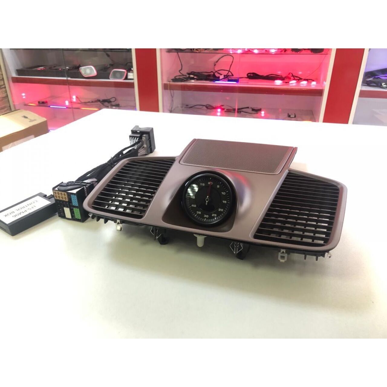 Porsche Cayanne Uyumlu 2018-2021 Kasa (kahverengi) Saat (siyah)