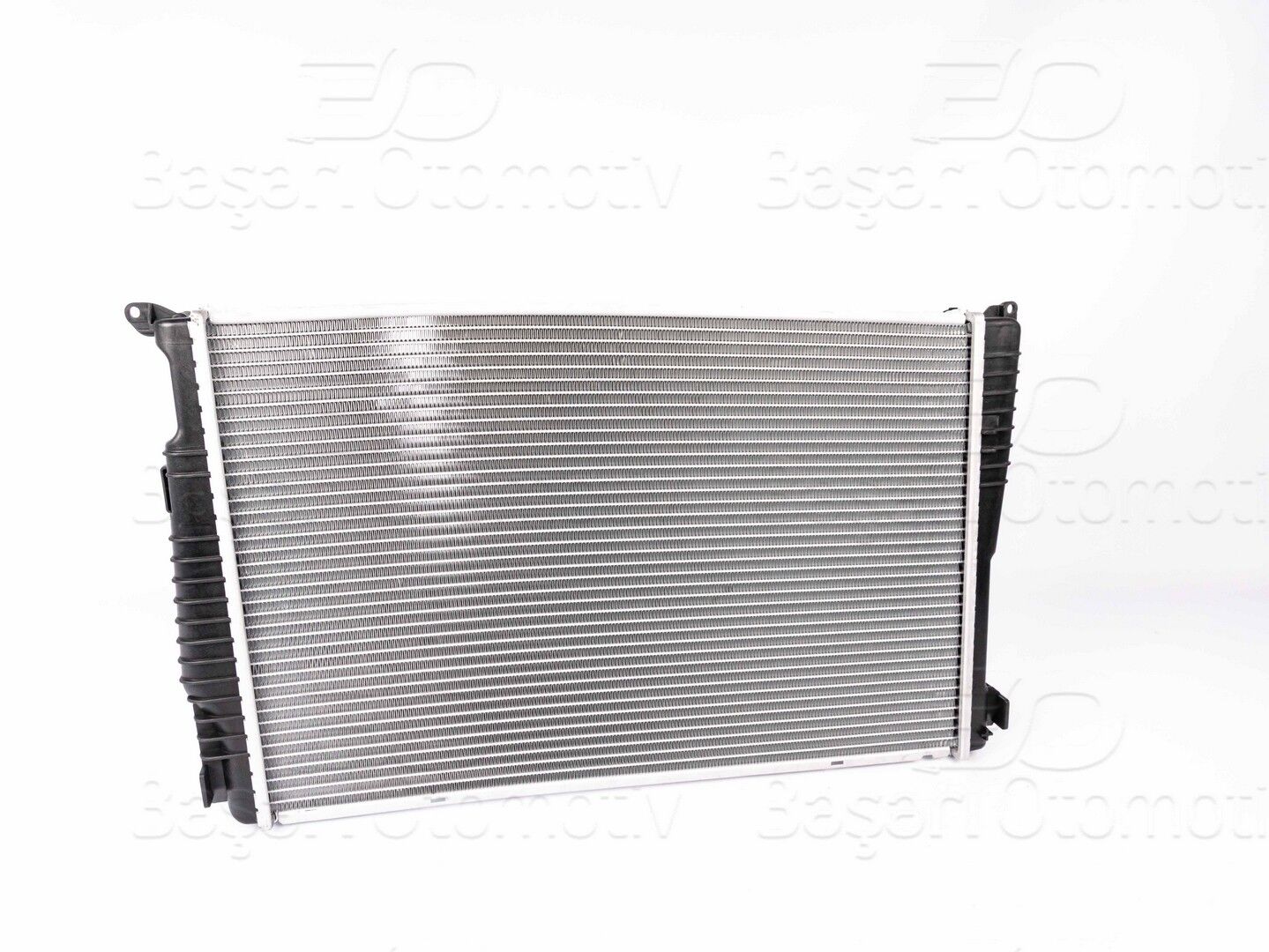 BMW X3 F25 1.8D 2.0D 2.0İ 10-17 Su Radyatörü Brazing MT 600X388X32