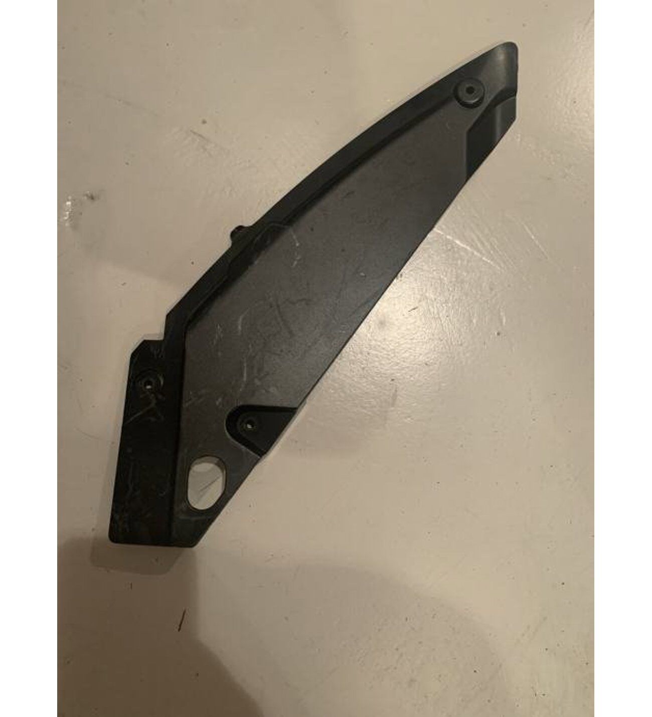 Volkswagen Passat B8 2014 Sonrası Üst Sol Far Braketi