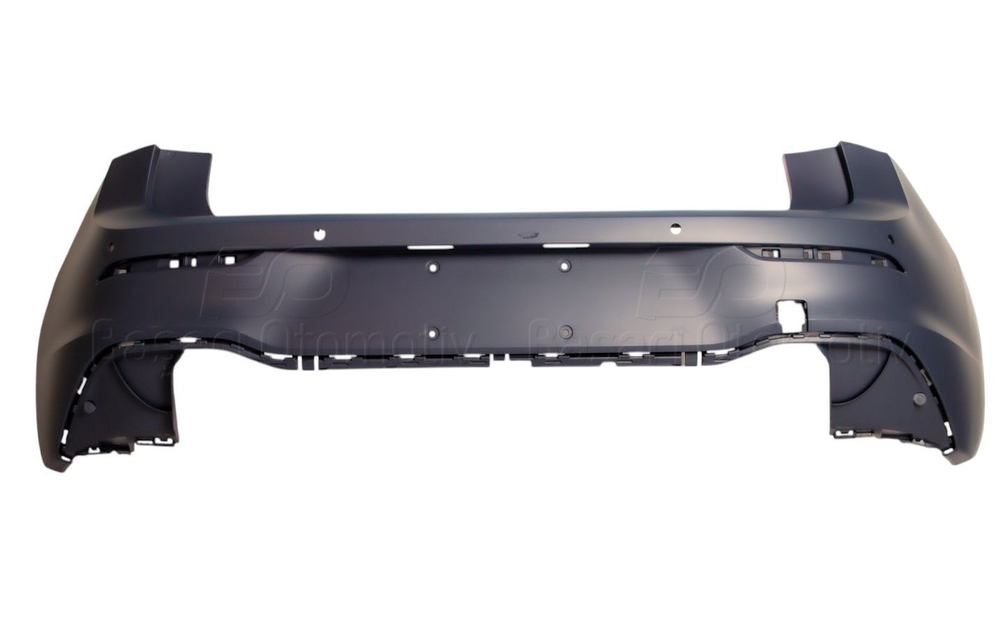 Volkswagen Golf 8 2020 ve Sonrası Sensörlü Astarlı Arka Tampon