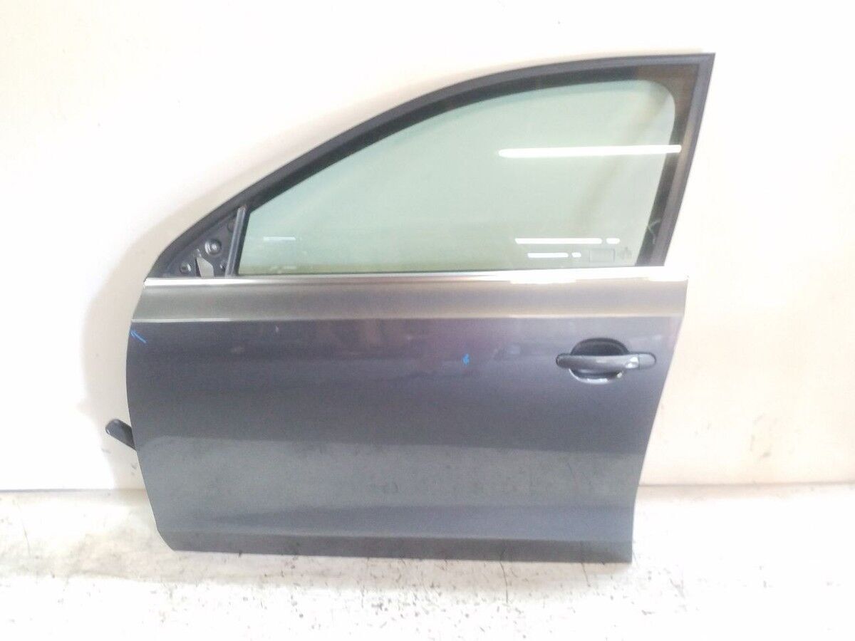Volkswagen Jetta 2010 ve Sonrası Ön Sağ Kapı