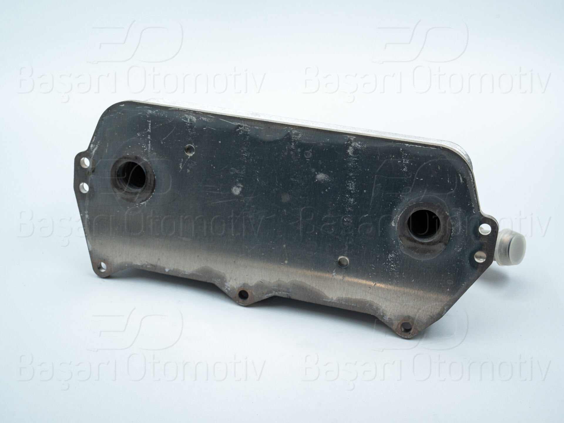 Audi A7 A8 Uyumlu Tek Yağ Soğutucusu (Kütüklü Olmayan)