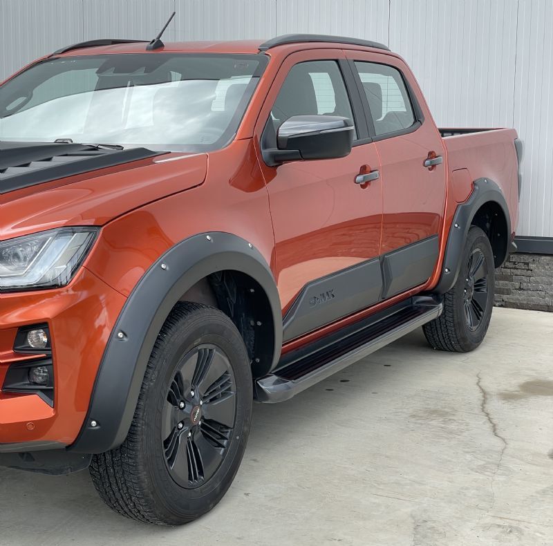 Isuzu D-Max 2020 Civatalı Çamurluk Kaplama Dodik