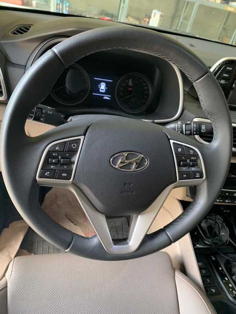Hyundai Tucson 2015-2018 Direksiyon Kaplama Silver Abs