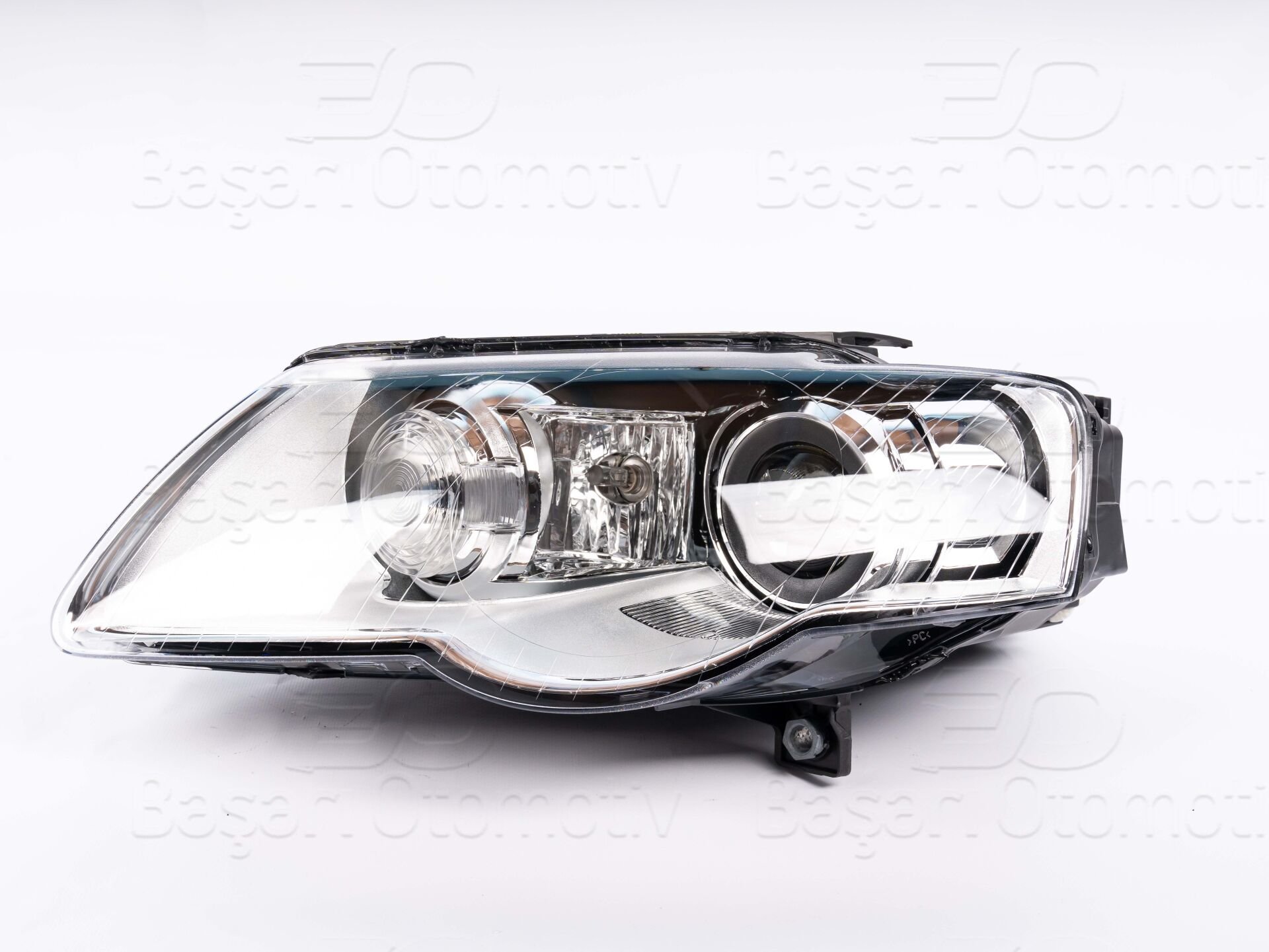 Volkswagen Passat B6 2006 ve Sonrası Sol Xenon Tek Beyinli Far