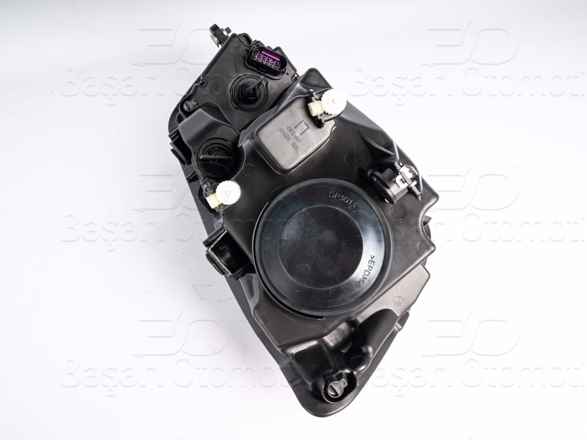 Volkswagen Caddy 3 2011-2015 Uyumlu Sol Far Motorlu Siyah Tip