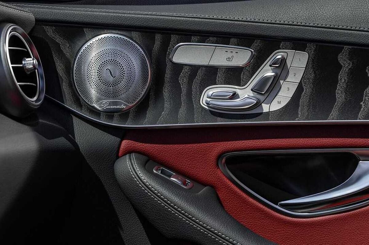 Mercedes W205 2019+ Uyumlu Yedek Parça Hoparlör Aydınlatma Ambiyans 64 Renk