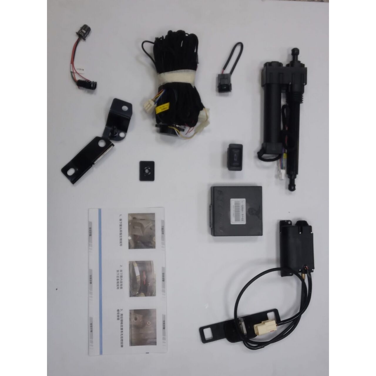 Audi A3 2021+ Uyumlu Yedek Parça Tek Motor Otomatik Bagaj Açma