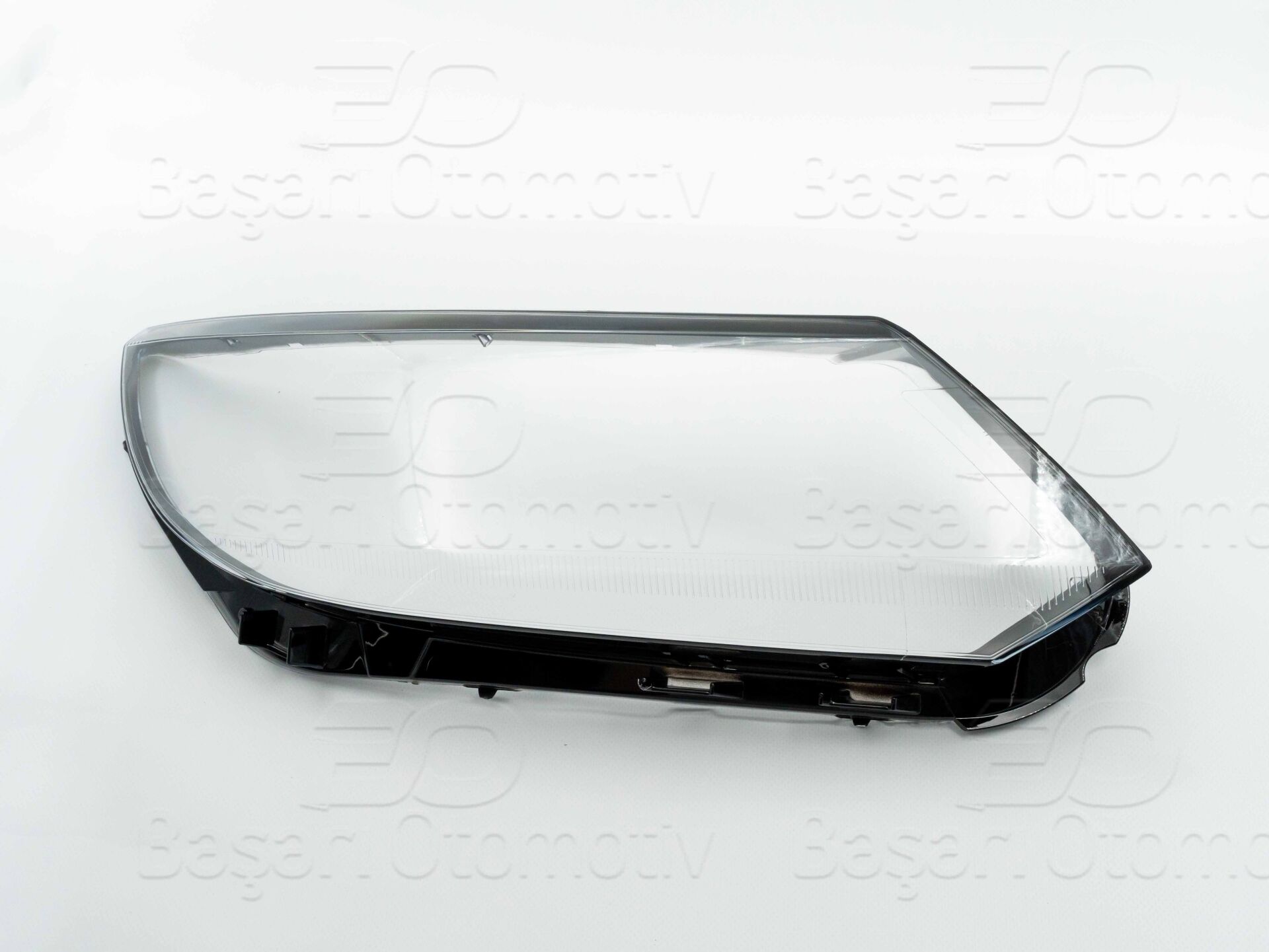 Volkswagen Tiguan 2012 ve Sonrası Sağ Far Camı