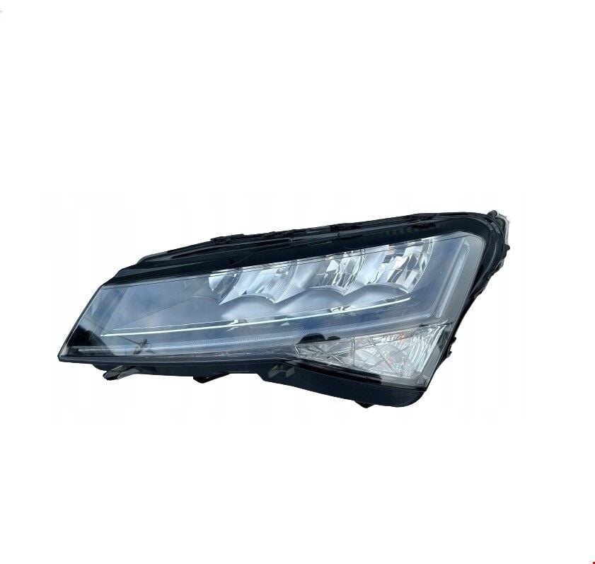 Skoda Superb 2019 Ve Sonrası Sol Ön Far