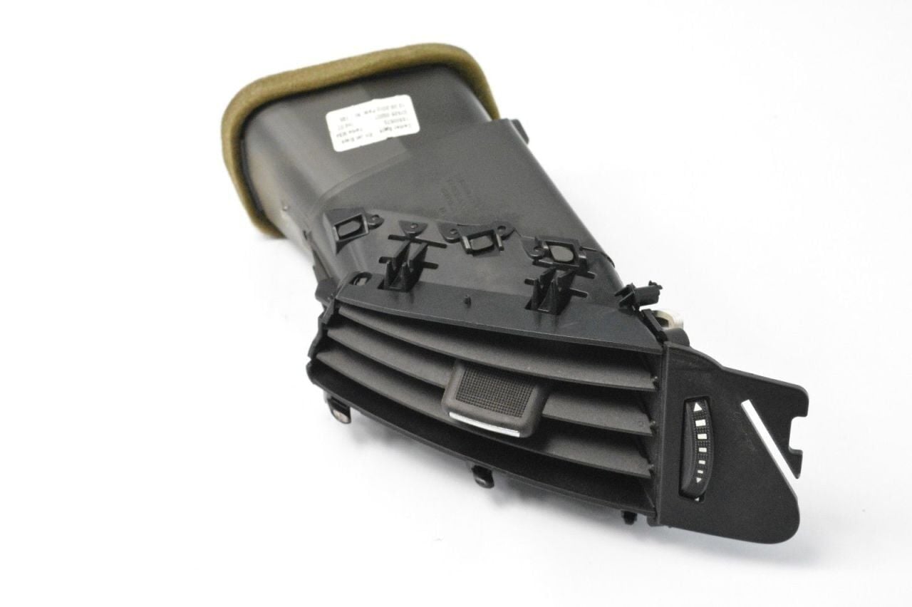 Opel Astra J 2011-2015 Havalandırma Muzulu Izgara Ön Perdesi Ortanın Sağı