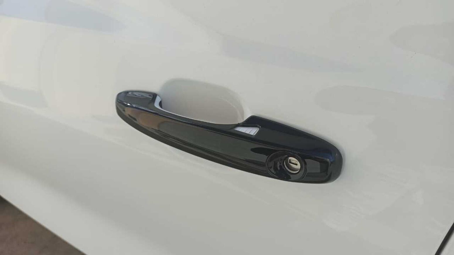 Ford Focus 2019+ Kapı Kolu Piano Black (SMART KEY)