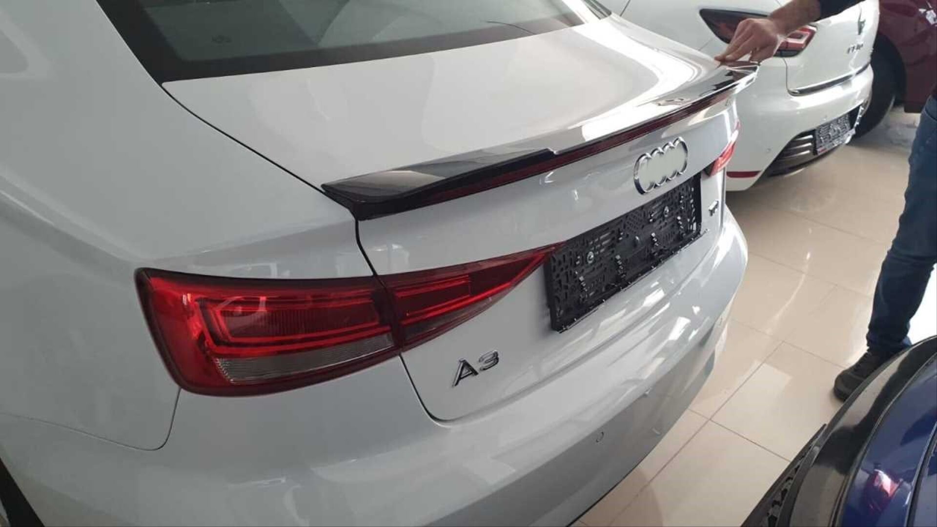 Audi A3 2013-2019 Sedan Uyumlu Led Spoiler Piano Black / Parlak Siyah