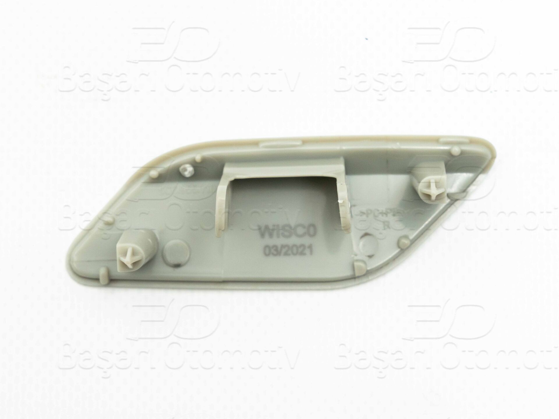 Volkswagen Jetta 2010 ve Sonrası Far Yıkama Kapağı Ön Sağ Kavisli Tip