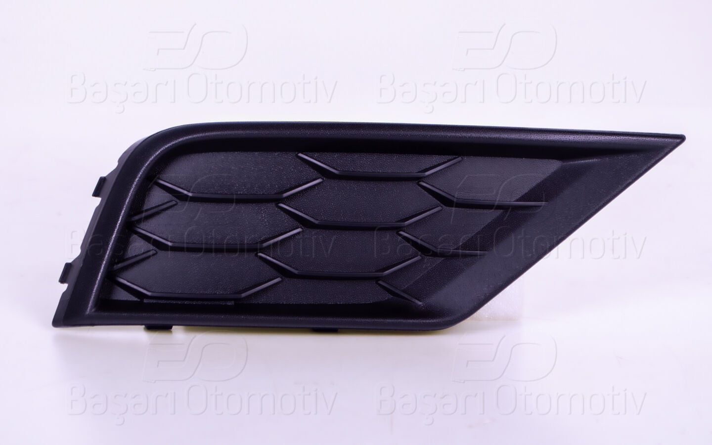 Volkswagen Tiguan 2016-2020 Sağ Sis Farı ve Sensörsüz Tampon Izgarası