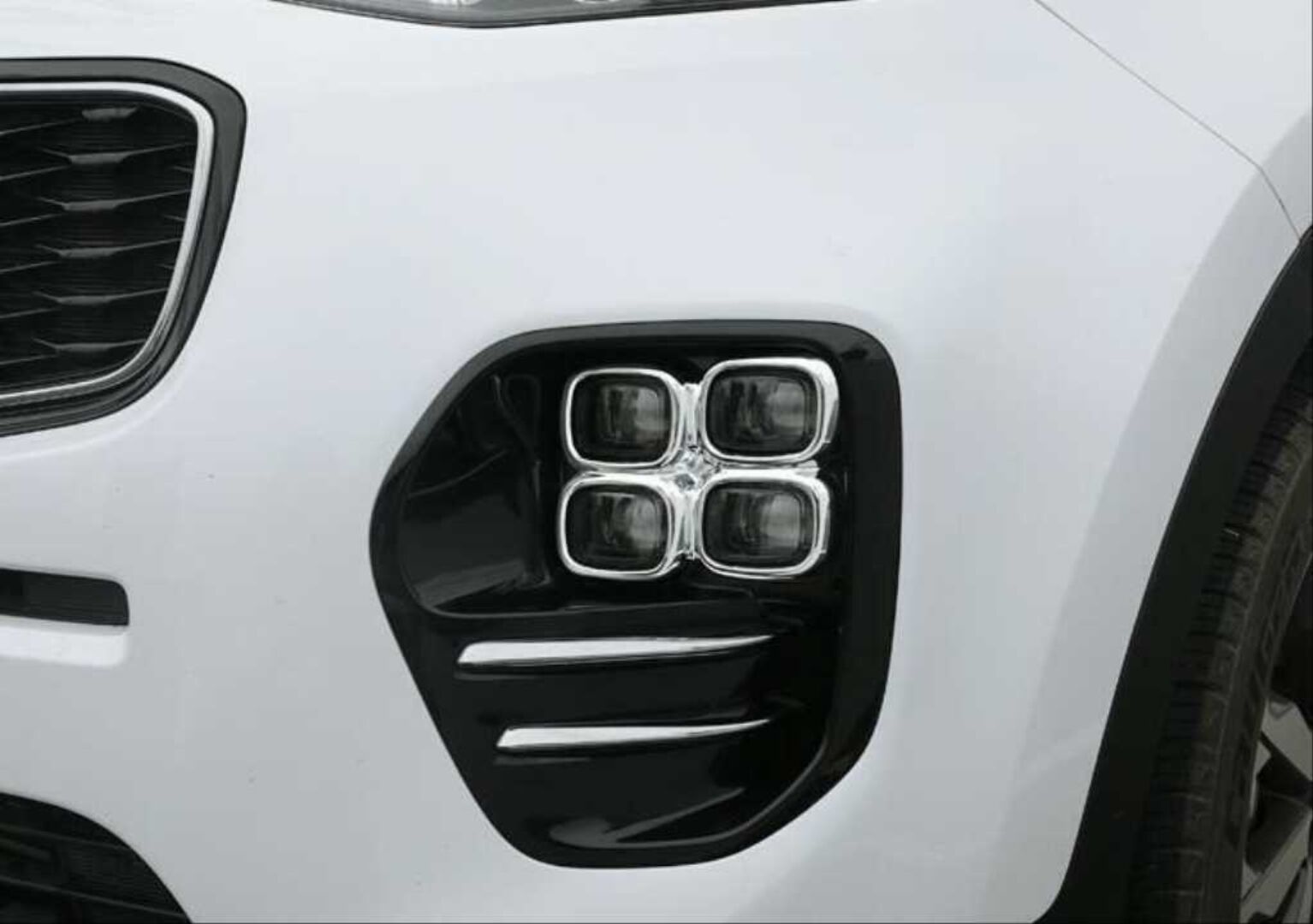 Kia Sportage 2016-2019 Ön Sis Kaplaması Küçük Kare Nikelaj