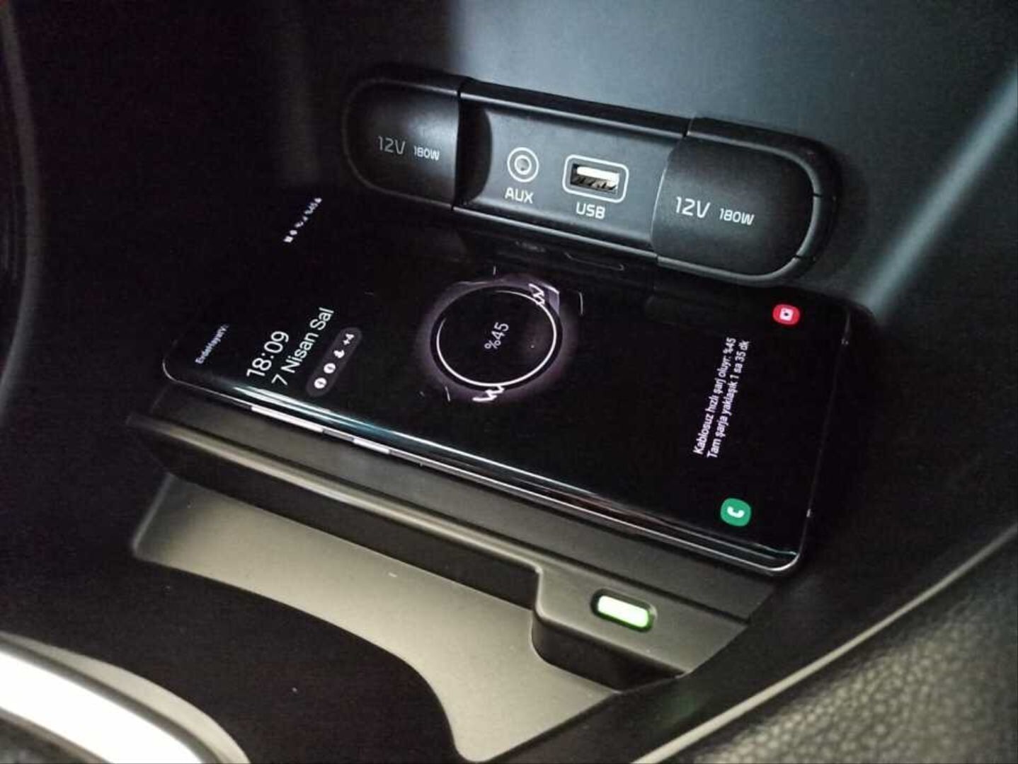 Kia Sportage 2016 - 2019 Uyumlu Kablosuz Şarj Standı