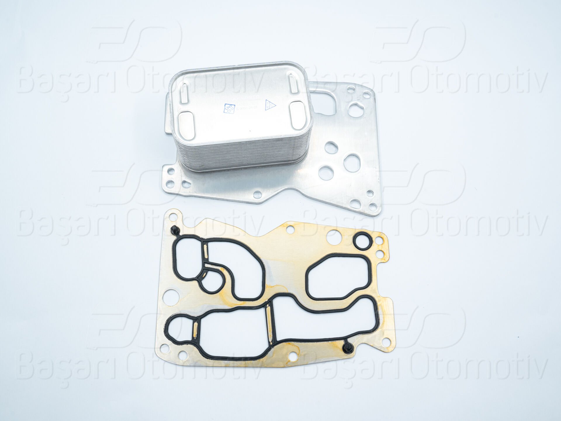 BMW E90 E92 F10 F20 F30 ve Toyota Avensis RAV4 2018 ve Sonrası Uyumlu Yağ Soğutucusu Tek + Conta